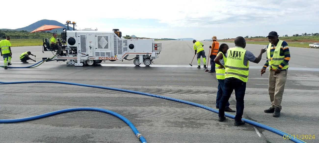 Runway Grooving works